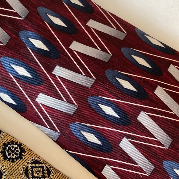 Assorted Silk Ties 4 in a group - Picture 6 of 8